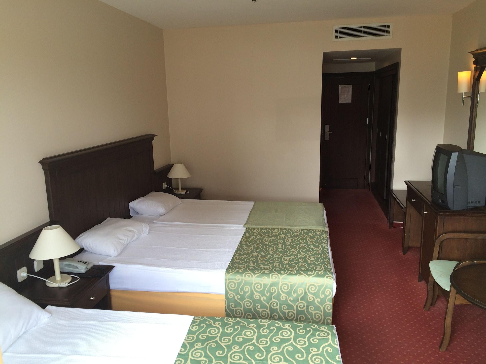 Side Palm D'Or Hotel Exterior photo