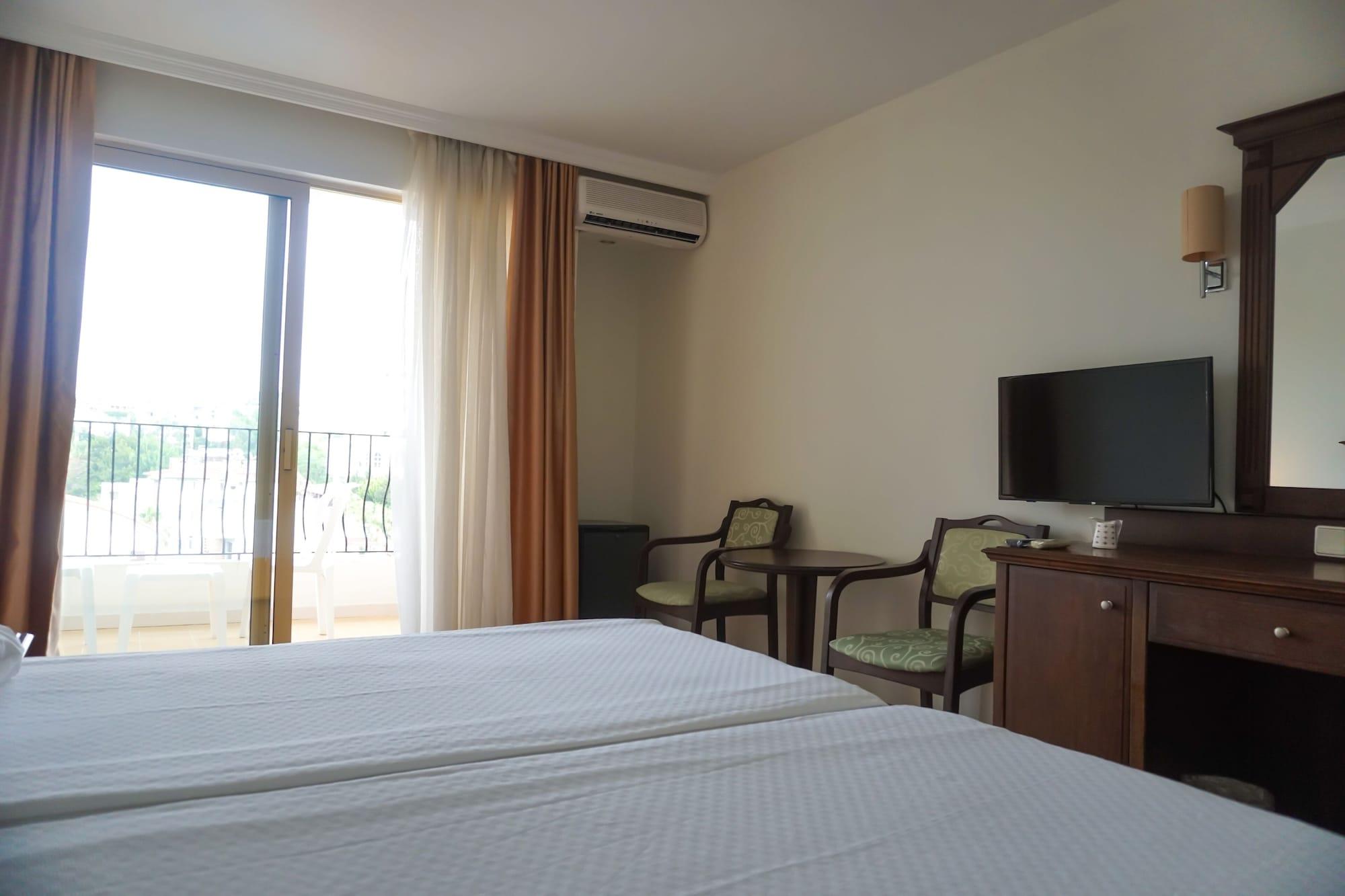 Side Palm D'Or Hotel Exterior photo