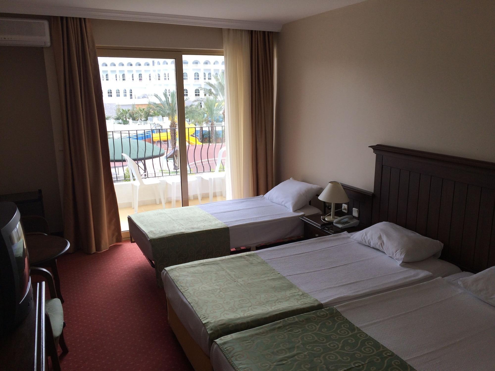 Side Palm D'Or Hotel Exterior photo